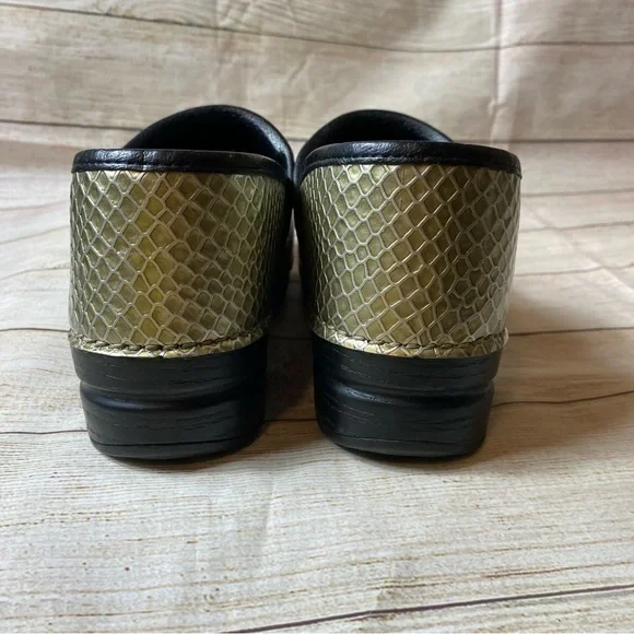Dansko XP gold clogs. Size 42. 11.5-12 - Picture 6 of 11